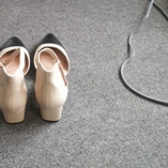 Shoes - Picture 3 of 4